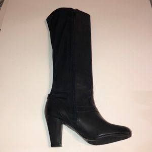 Black Moosties Tootsies Boots - Unworn - No Box